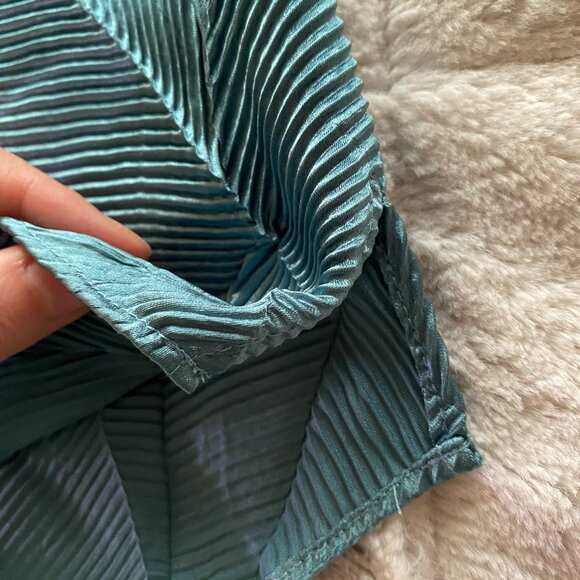 Floreat for Anthropologie textured cami tank top in teal - Picture 6 of 11